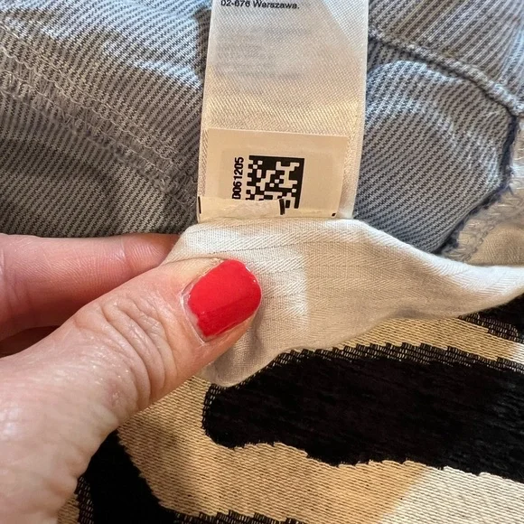 The North Face pinstripe shorts size 6 - Picture 7 of 9